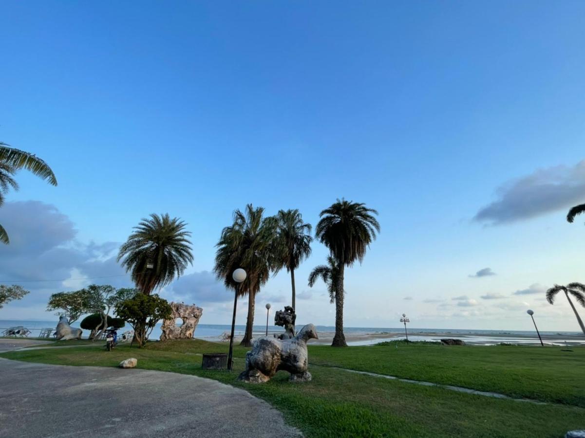 F16 Rock Garden Beach Resort Rayong Exterior photo